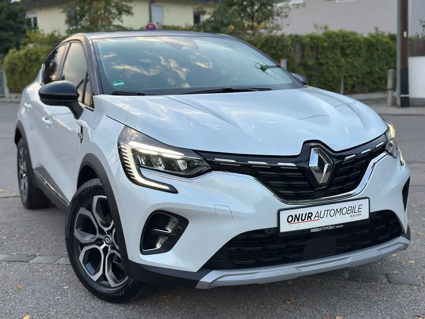 Renault Captur II Intens 1.3 TCe 140 Navi LED ACC 18" Blanc - 1
