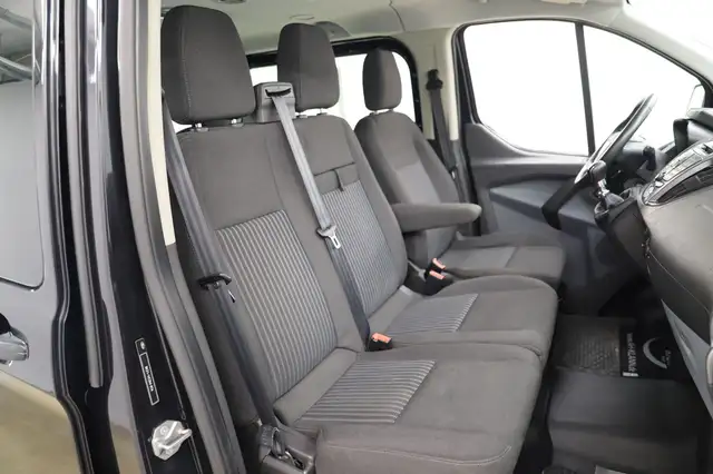 Ford Tourneo Custom view 10