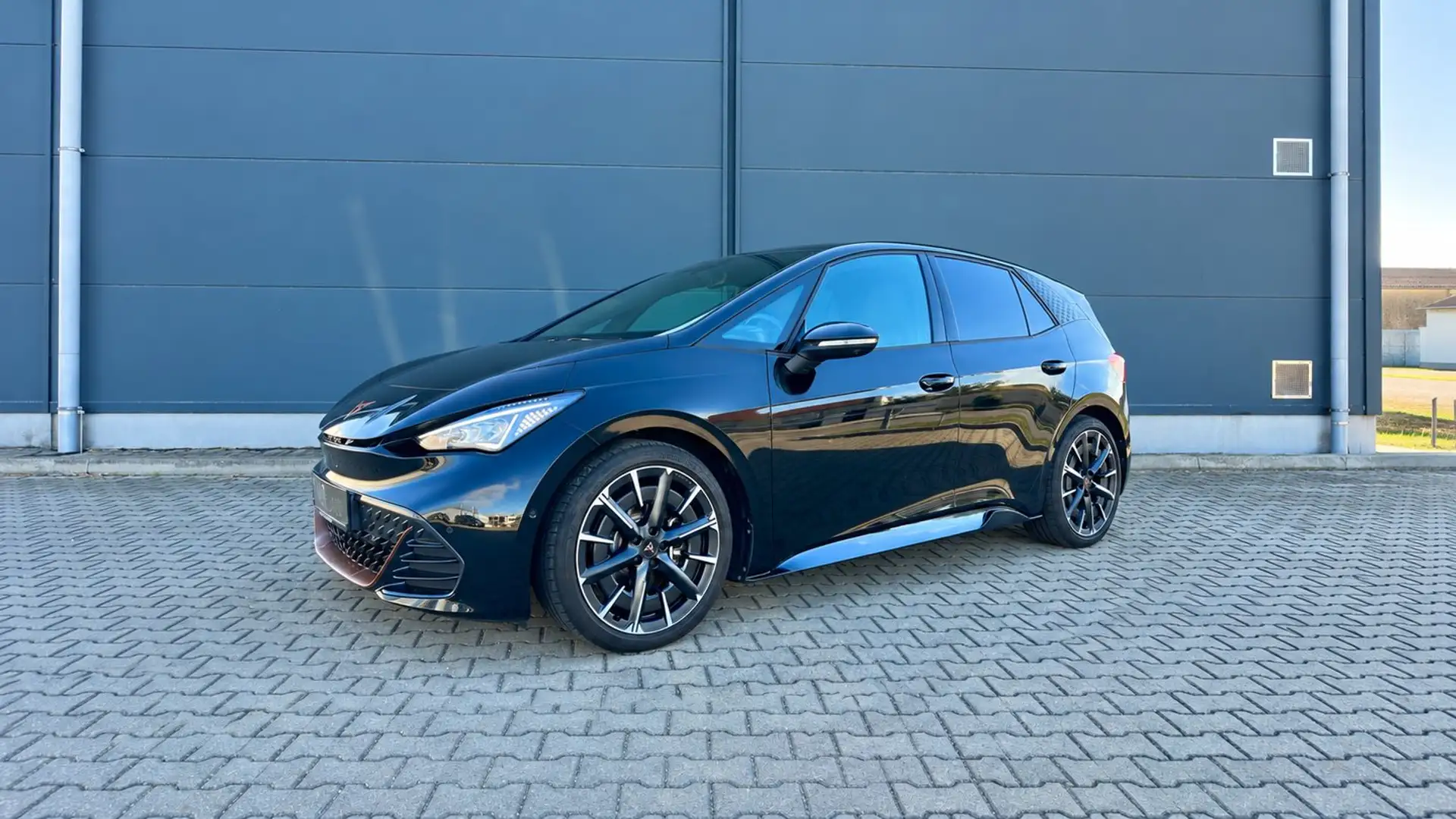 CUPRA Born VZ 79/84 240kW/326PS Schwarz - 2