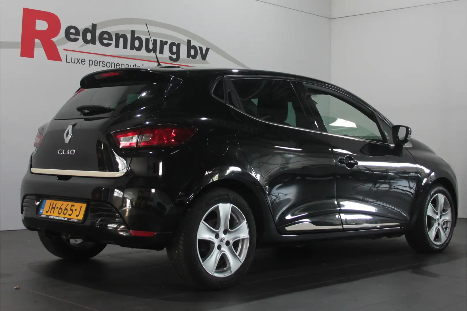 Renault Clio 1.2 GT - Automaat - Camera / Bluetooth / Stuurbed. Zwart - 2