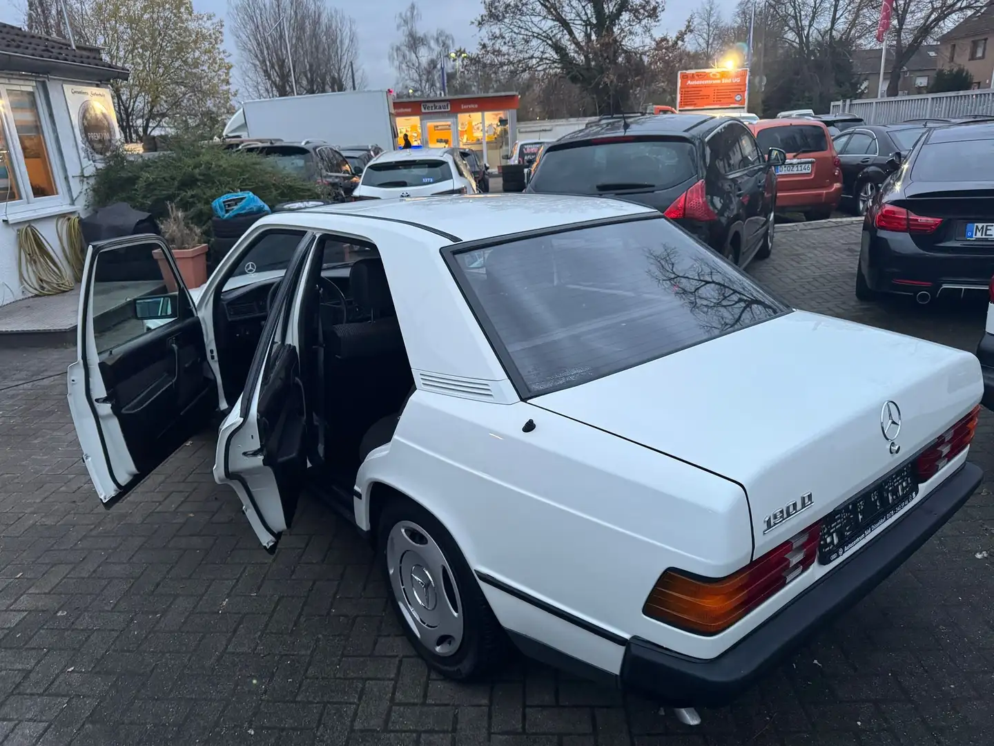 Mercedes-Benz 190 190 D Oldtimer Schiebedach Tüv neu Weiß - 2