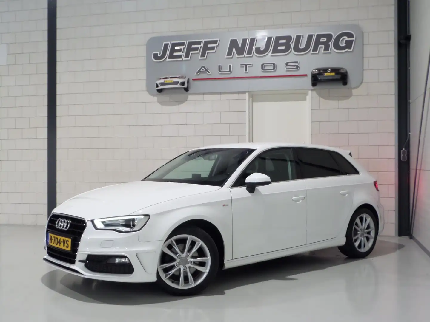 Audi A3 Sportback 1.2 TFSI S-Line Xenon-LED Stoelverwarmin Wit - 2