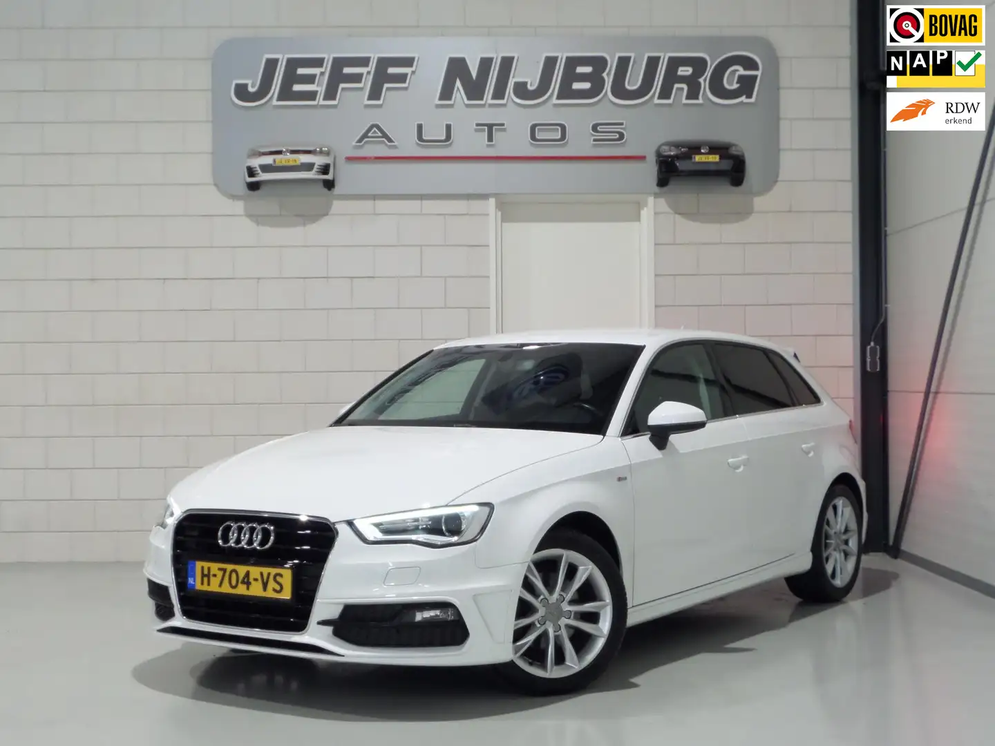 Audi A3 Sportback 1.2 TFSI S-Line Xenon-LED Stoelverwarmin Wit - 1