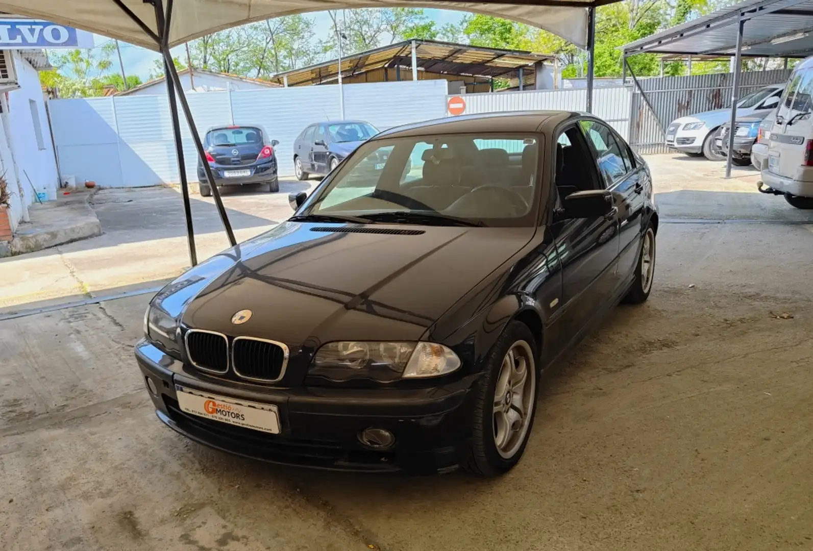 BMW 318 318i Negro - 1