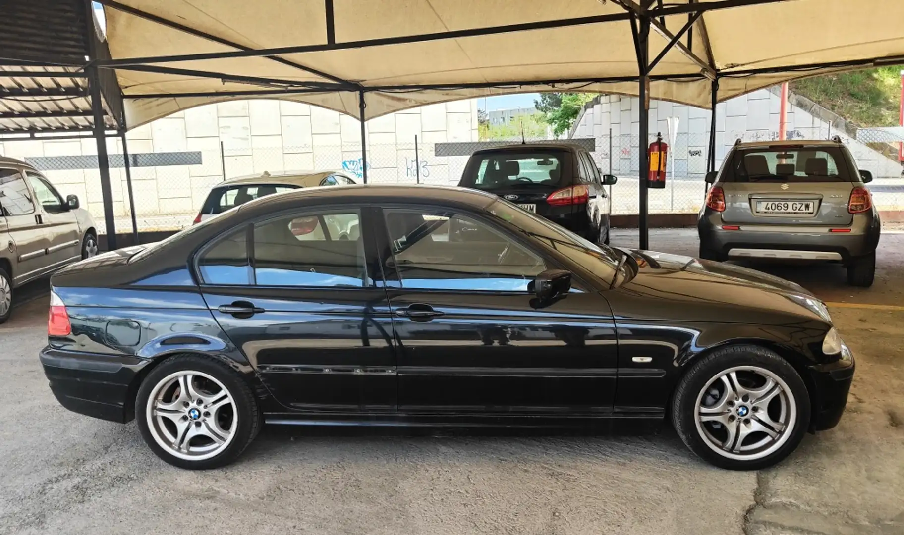 BMW 318 318i Negro - 2