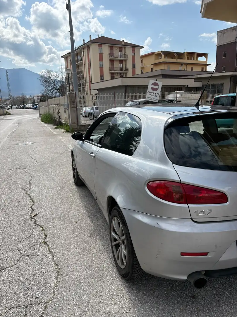 Alfa Romeo 147 3p 1.6 ts 16v Exclusive 120cv - 2