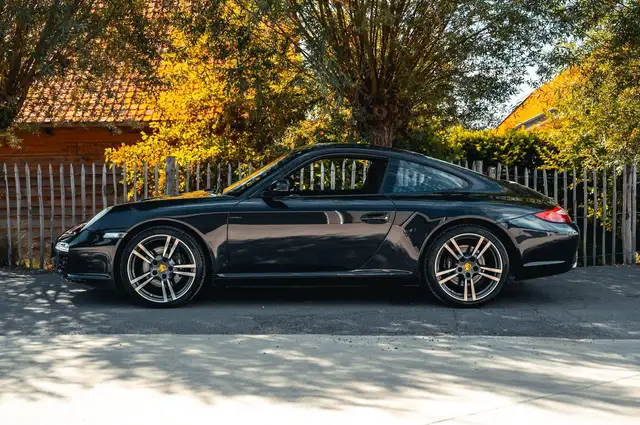 Porsche 997 view 5