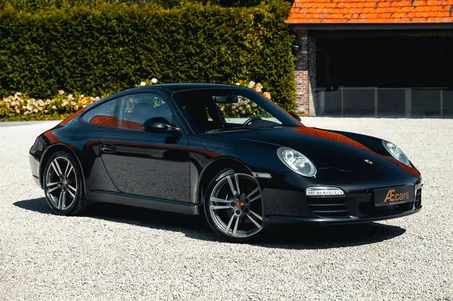 Porsche 997 view 2