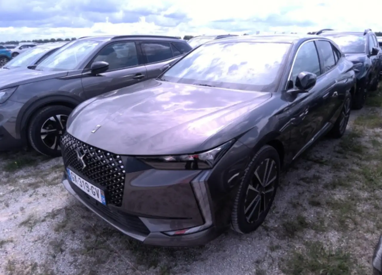 DS Automobiles N°4