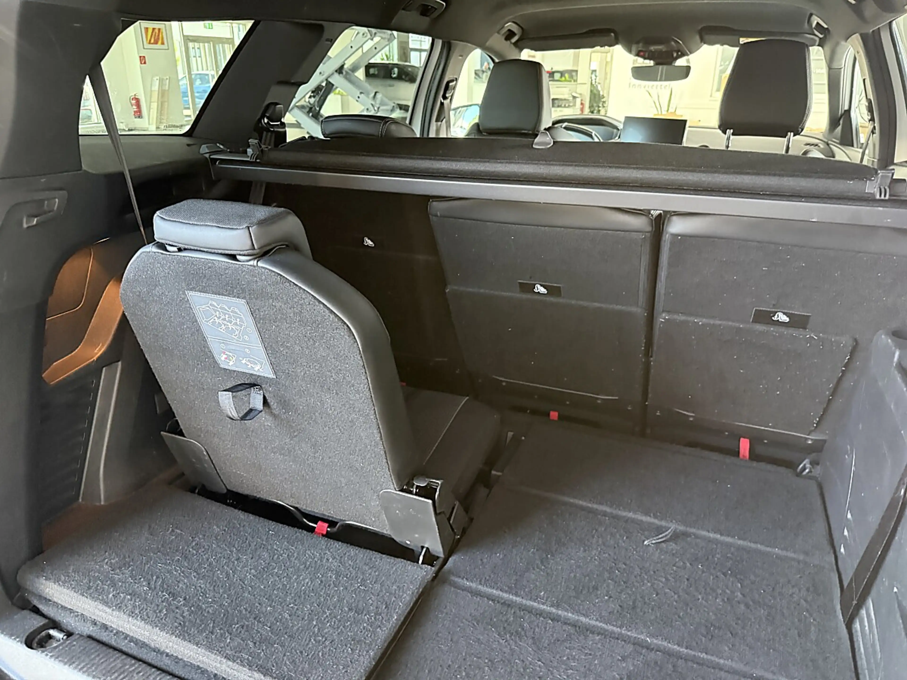 Peugeot 5008 BlueHDI 130 EAT8 GT — photo 8