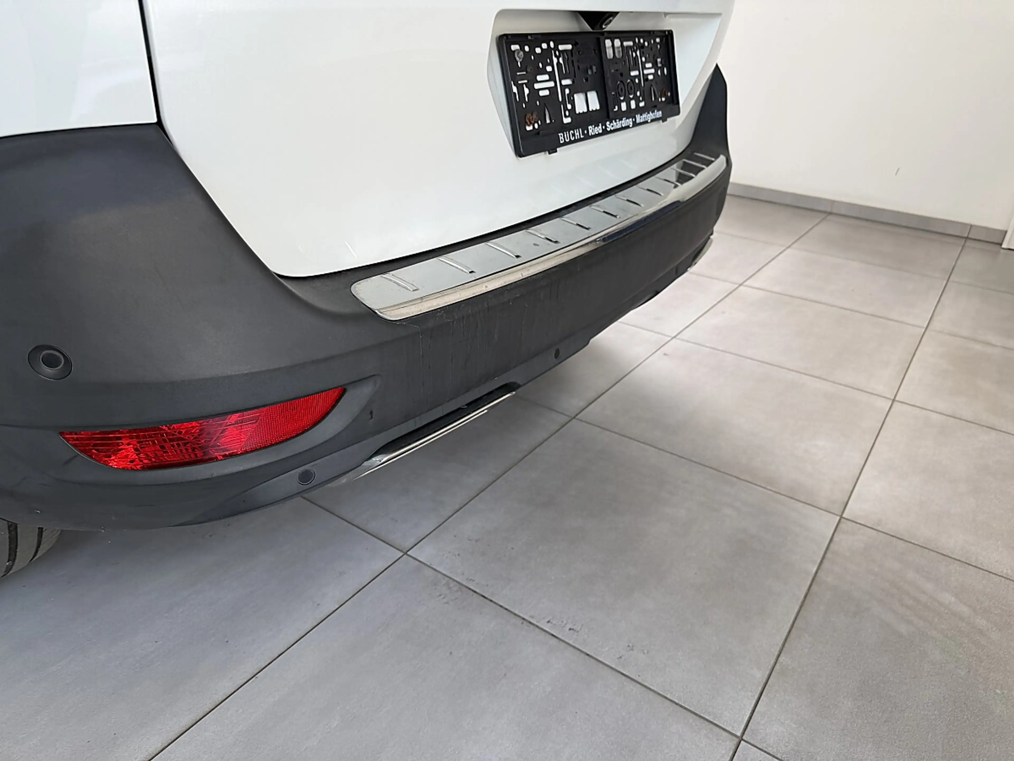 Peugeot 5008 BlueHDI 130 EAT8 GT — photo 6