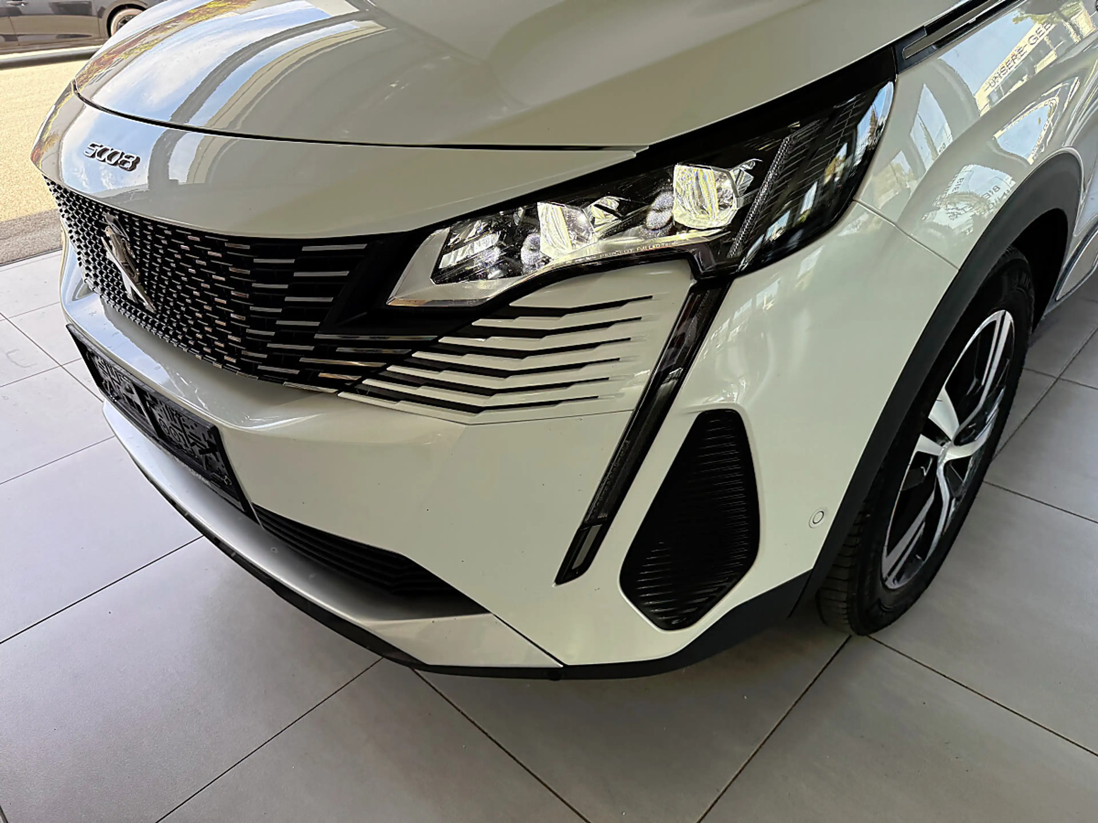 Peugeot 5008 BlueHDI 130 EAT8 GT — photo 2