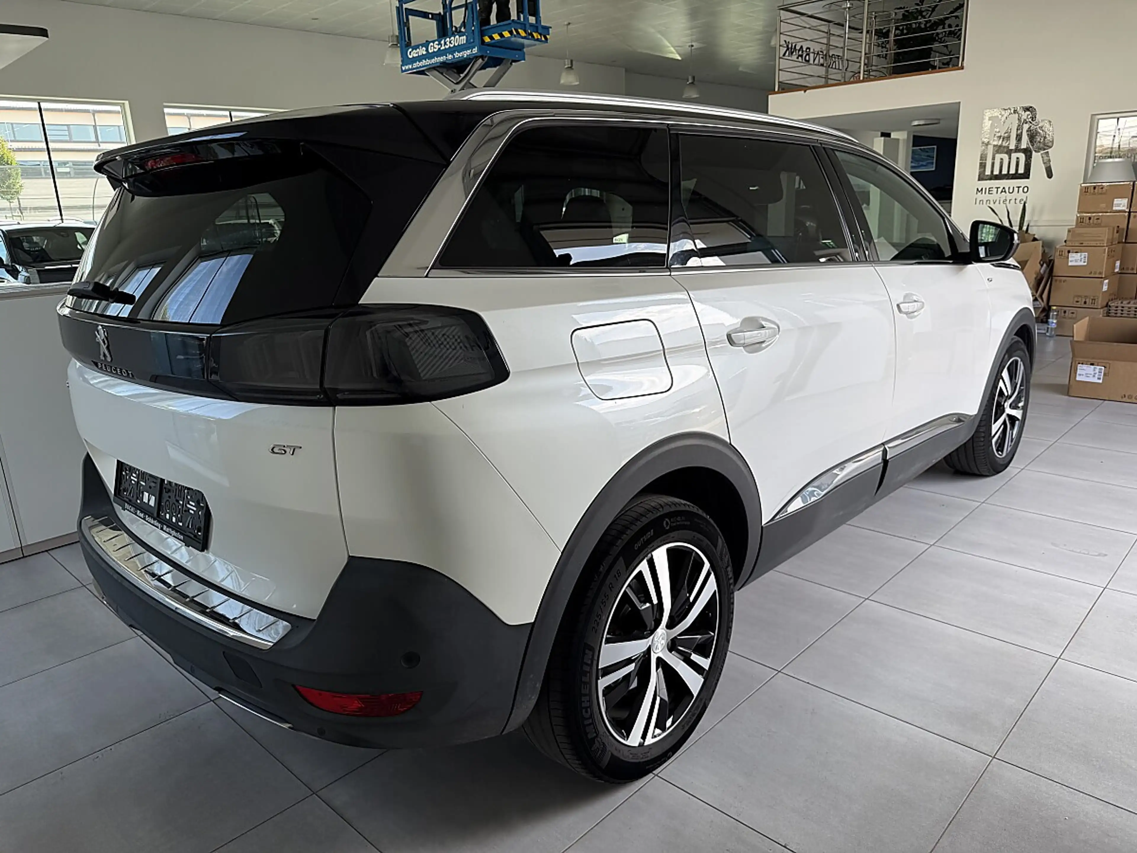 Peugeot 5008 BlueHDI 130 EAT8 GT — photo 4
