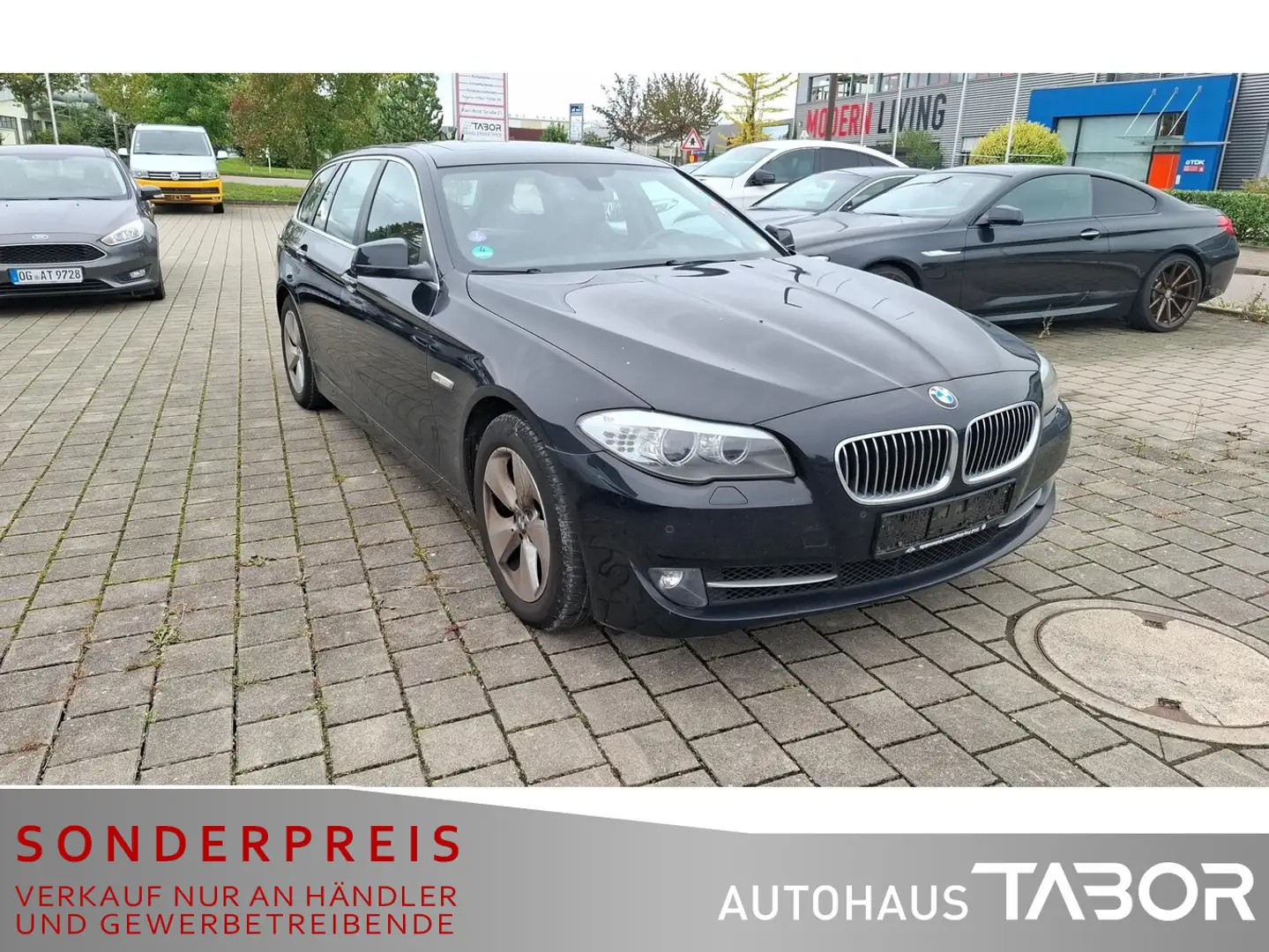 BMW 520 520i Touring Steptr NavProf Leder Pano BiXe AHK Schwarz - 2