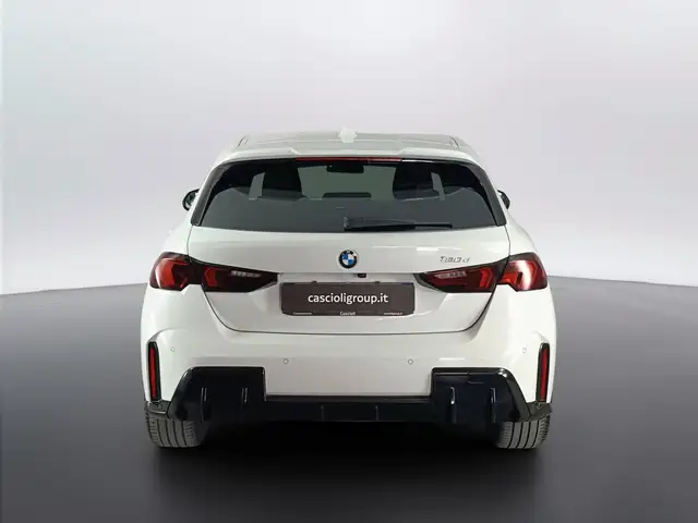 BMW 1 Series view 5