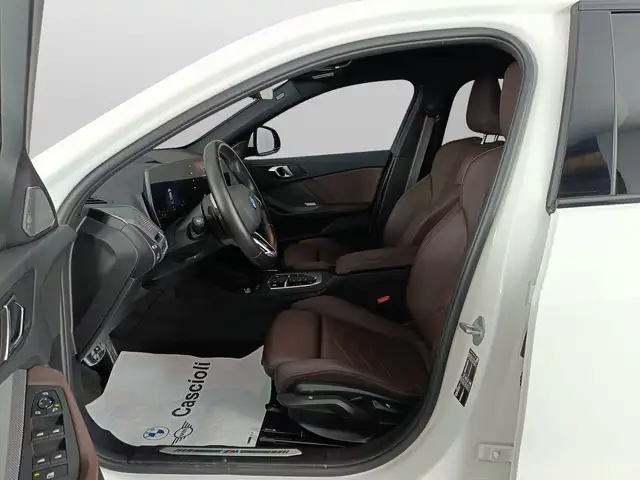 BMW 1 Series view 8
