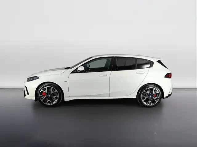BMW 1 Series view 6