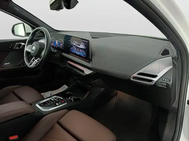BMW 1 Series view 10