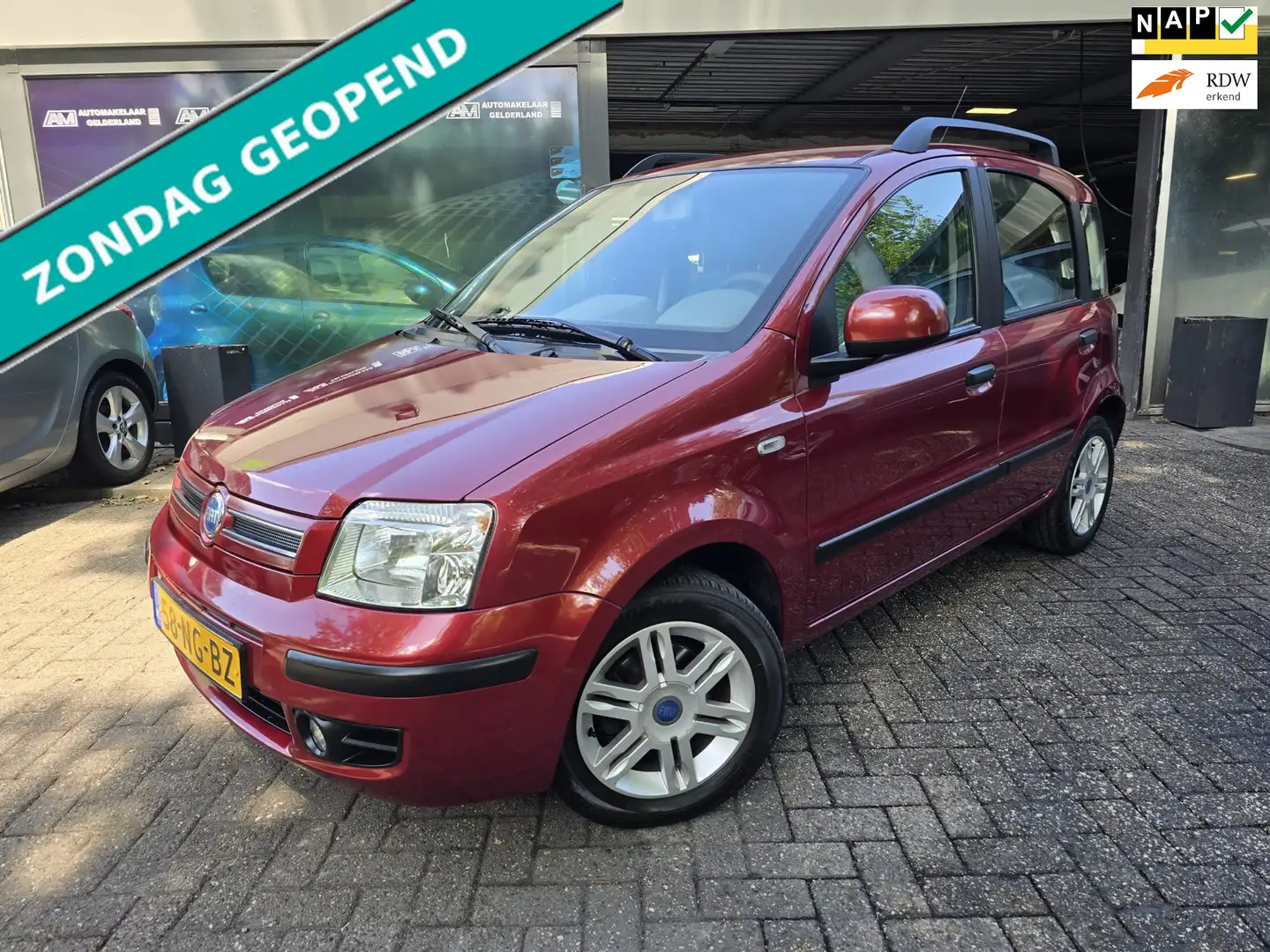 Fiat Panda 1.2 Emotion | 12MND GARANTIE | NW APK | AIRCO | LM Rood - 1