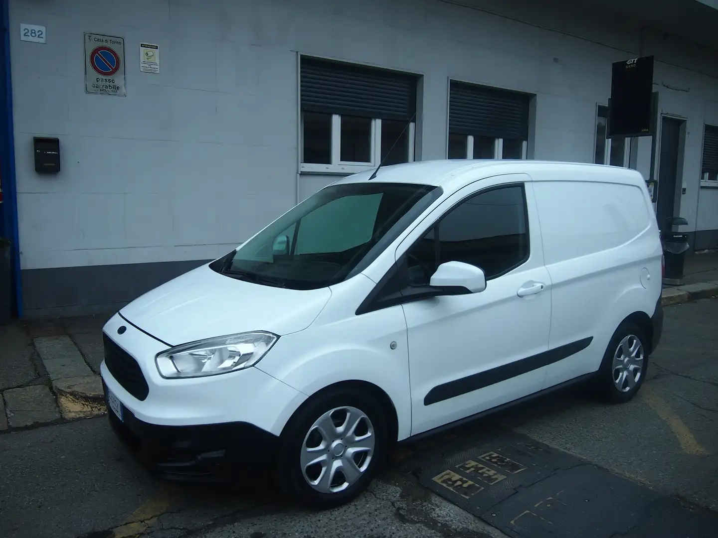 Ford Transit Courier 1.5TDCI 75CV EURO6B ParatiaAmovibile Bianco - 2