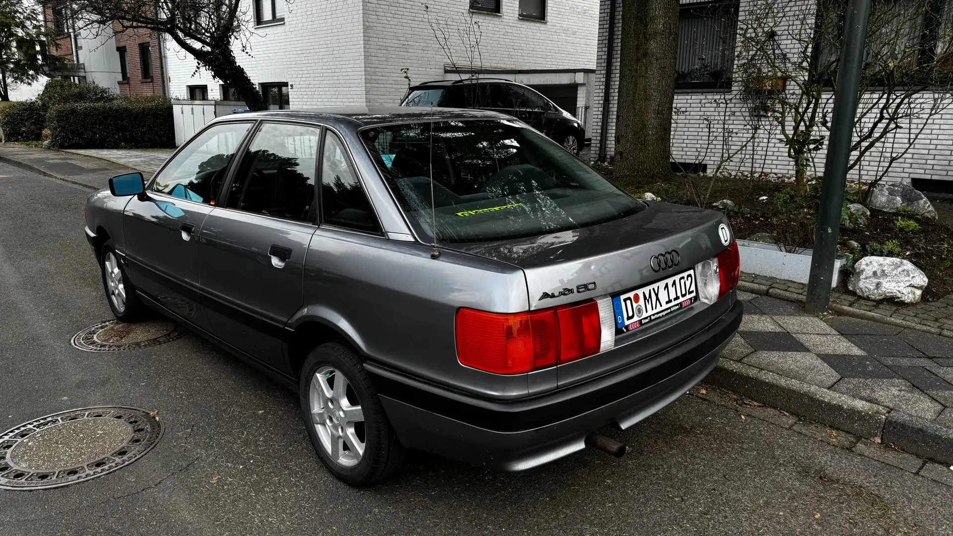 Audi 80 Comfort-Edition Szary - 2