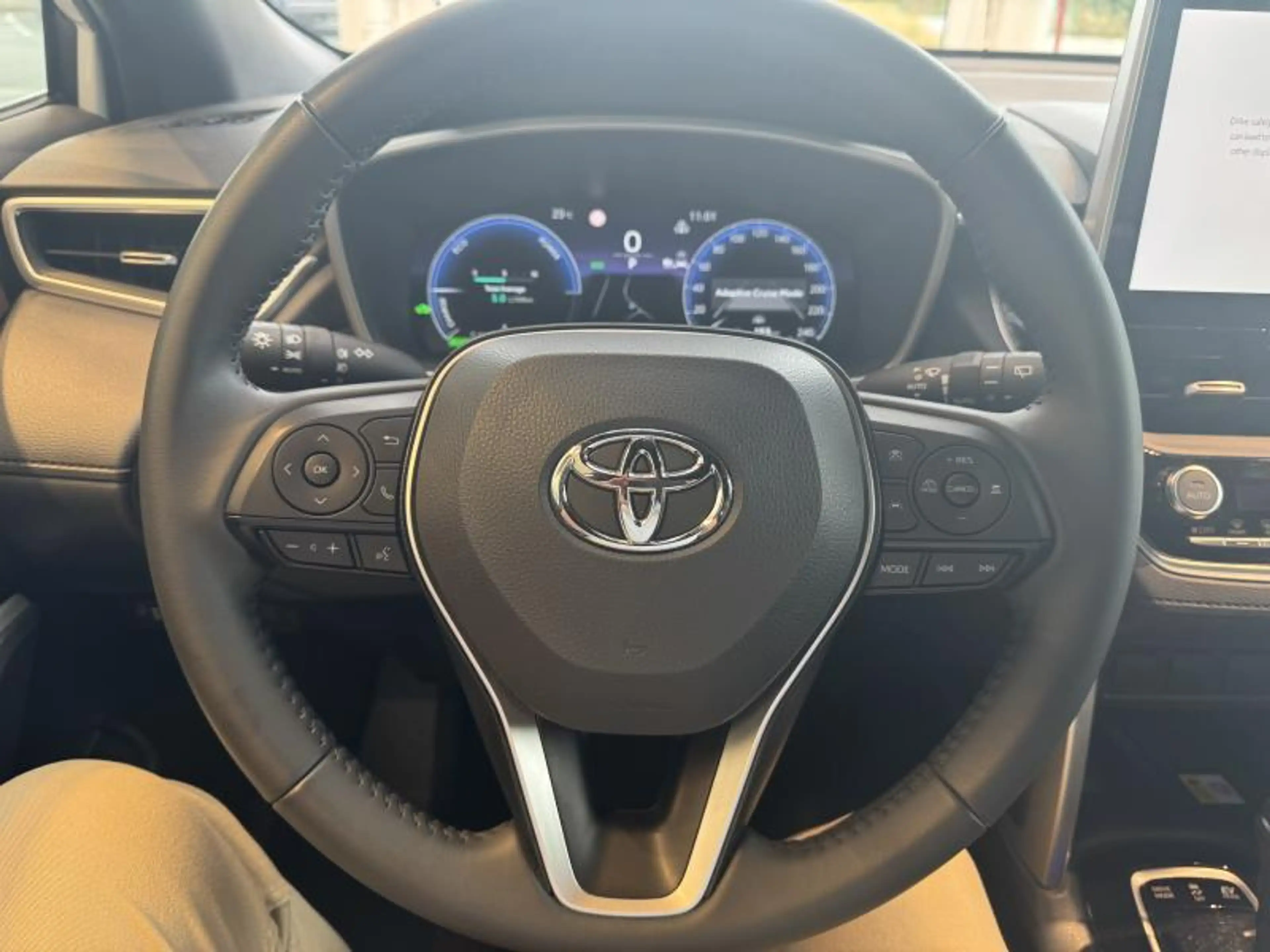 Toyota Corolla Cross Style — photo 15