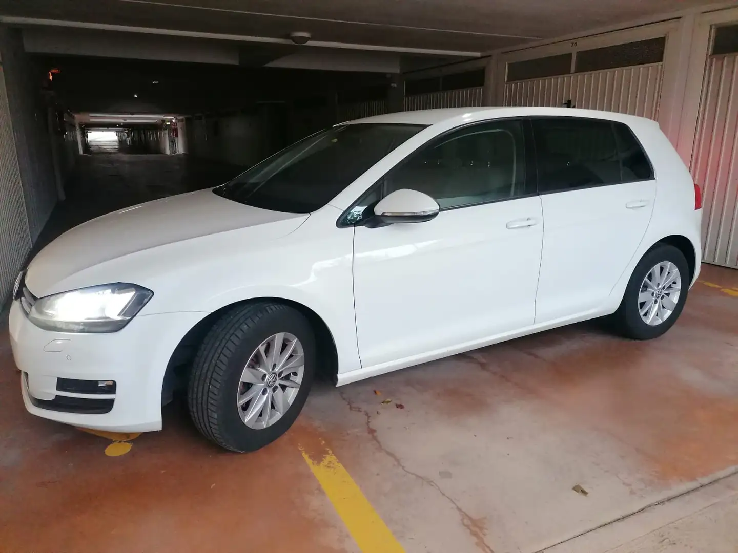 Volkswagen Golf serie 7 - 2016 -5p - 1.6 tdi - 110cv Bianco - 1
