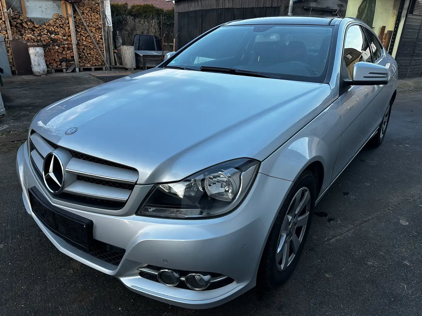 Mercedes-Benz C 180 CGI BlueEfficiency 1.Hand*Panorama*Leder Grau - 1