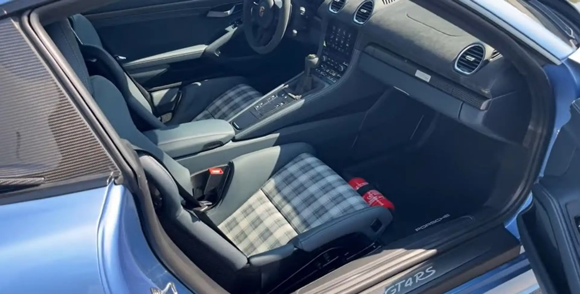 Porsche 718 GT4 RS Weissach Coupe Niebieski - 2