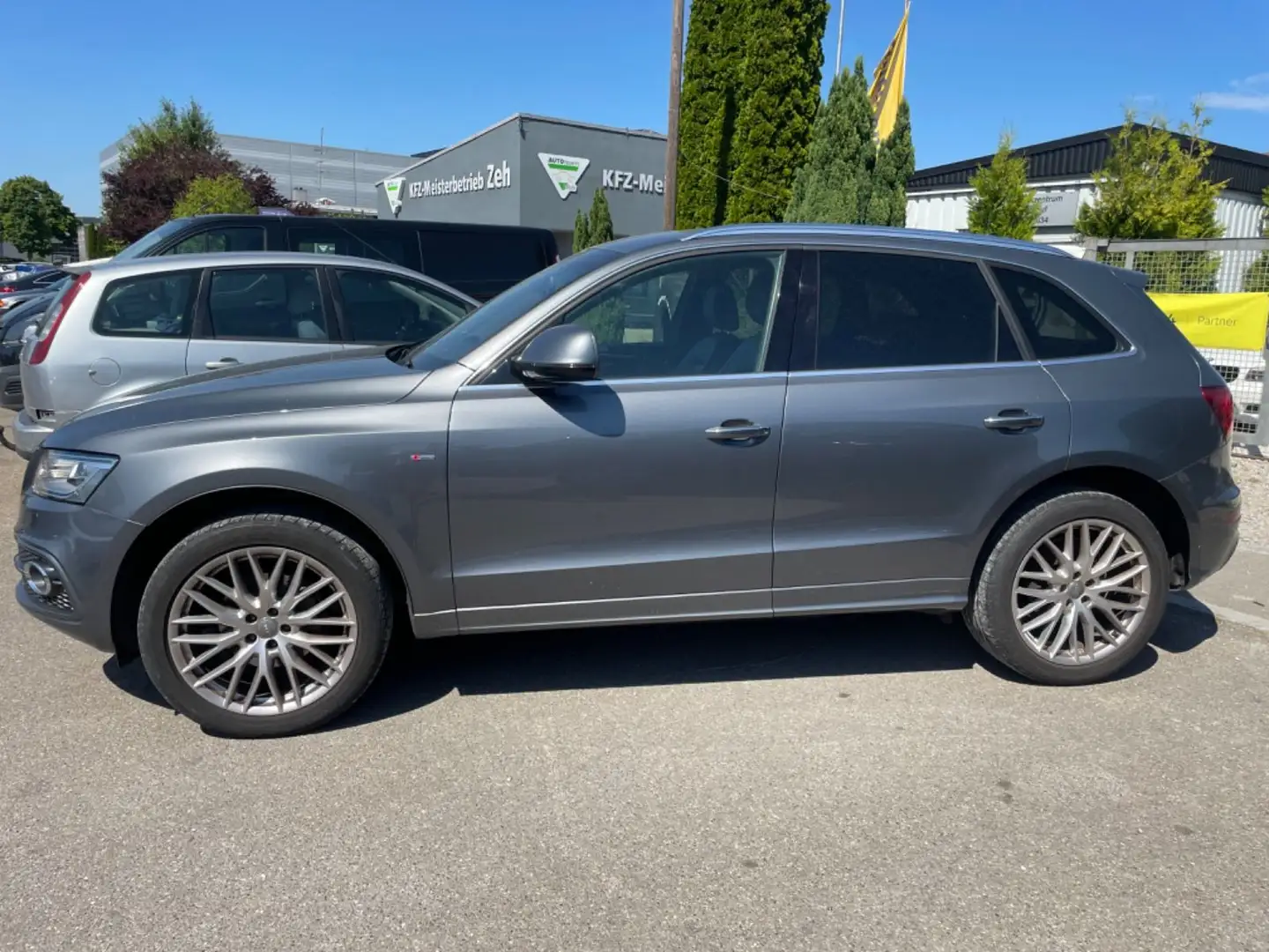 Audi Q5 2.0 quattro Navi Keyless Leder Xenon S Line Grau - 2