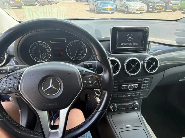 Mercedes-Benz B-Class view 5