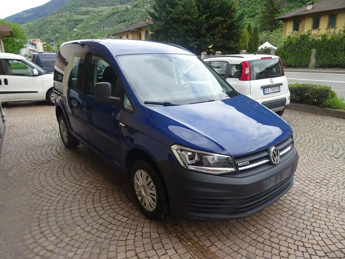 Volkswagen Caddy Caddy autocarro 2.0 TDI 122 CV 4motion Blauw - 1