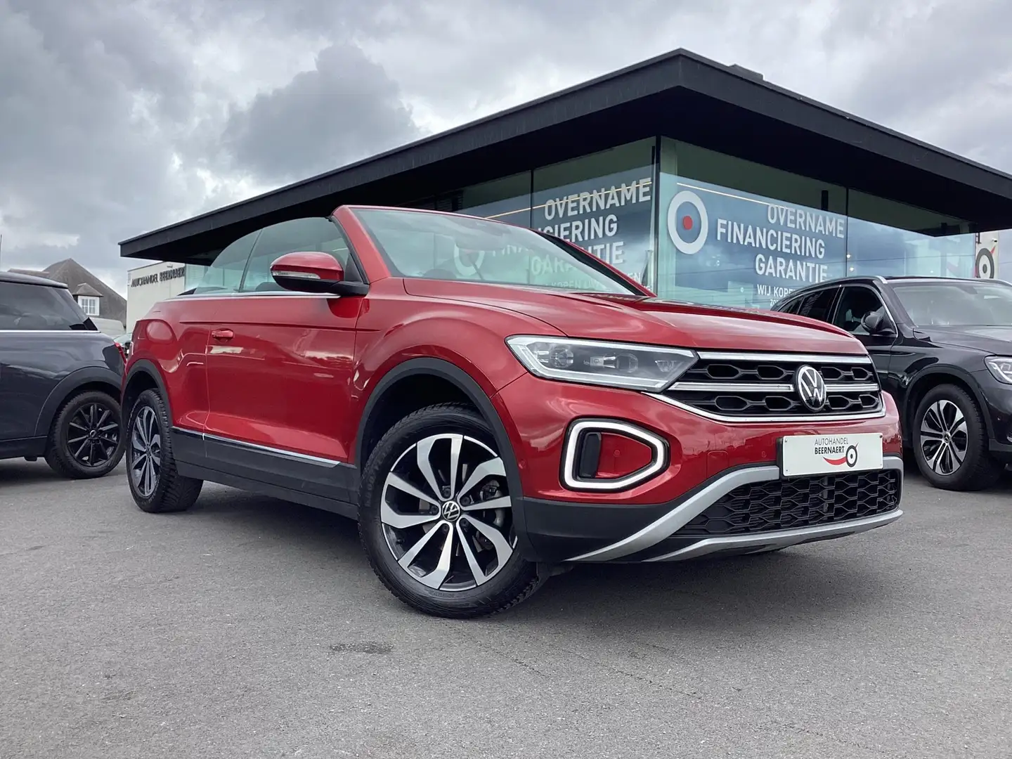 Volkswagen T-Roc Cabriolet1.5TSI/20000km/AdapCruise/PdcV&A/Carplay Red - 1
