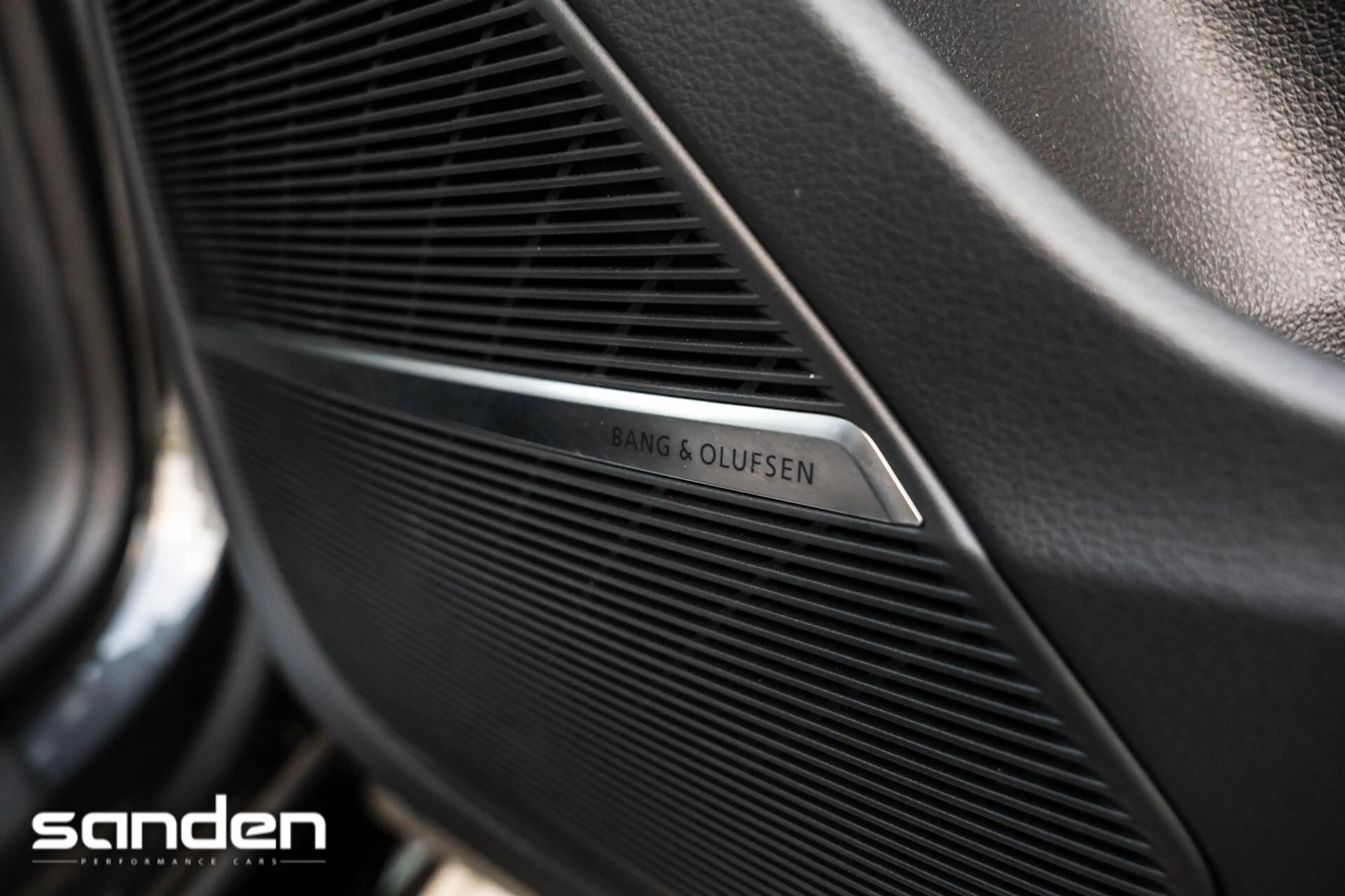 Audi Q8 60 TFSIe quattro Competition|VOL|B&O|Pano|23"|RSse — photo 40