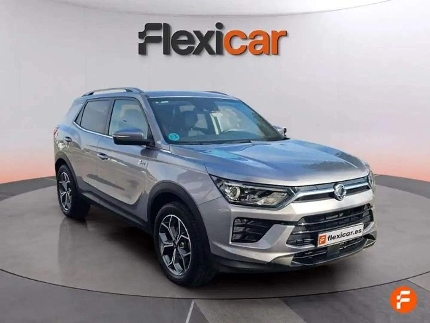 SsangYong Korando G15 Urban Plus 4x2 L.P. Beige - 2