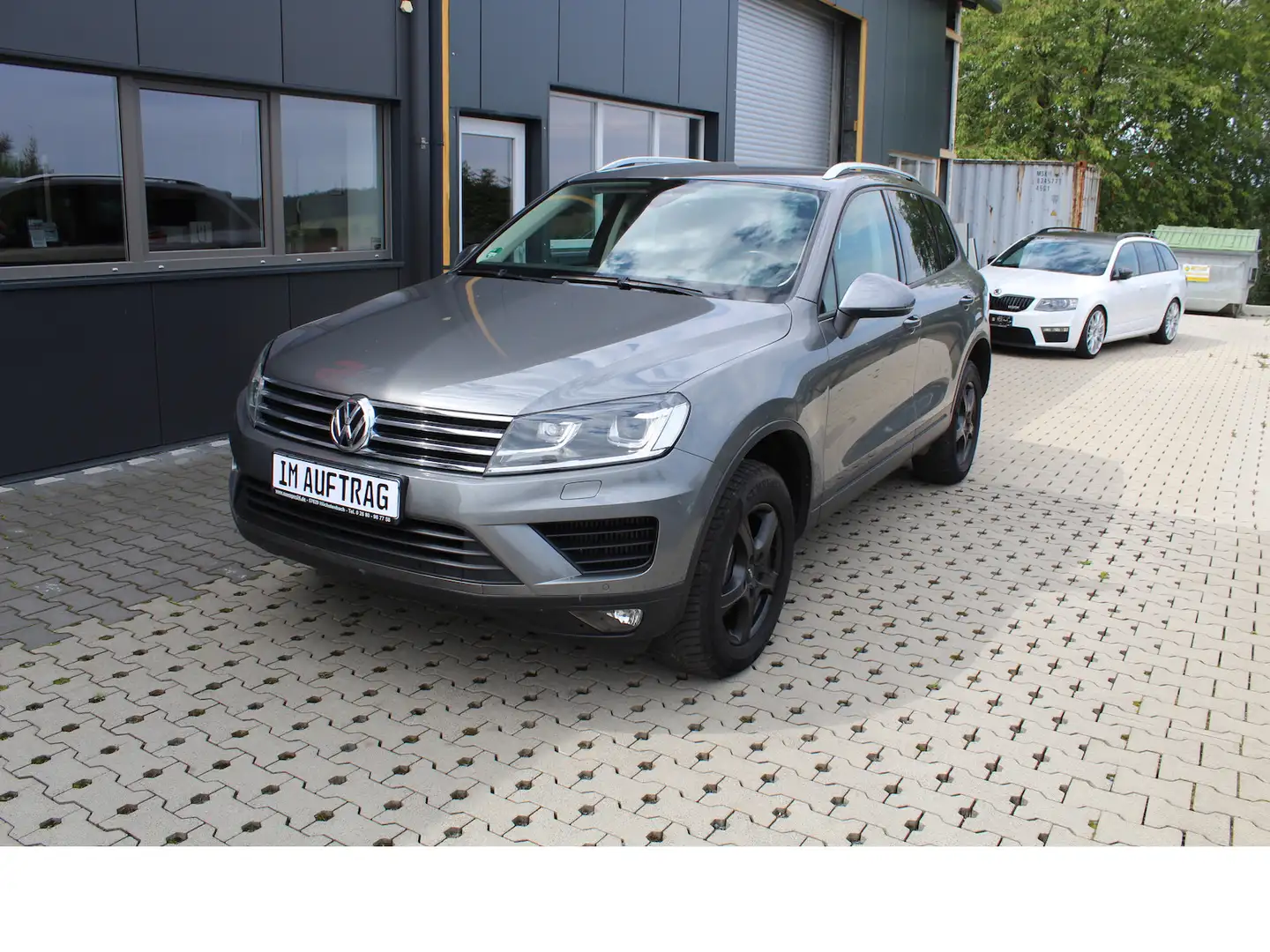 Volkswagen Touareg V6 3.0 TDI NAVI/LEDER/AHK/Xenon/SHZ Szary - 1