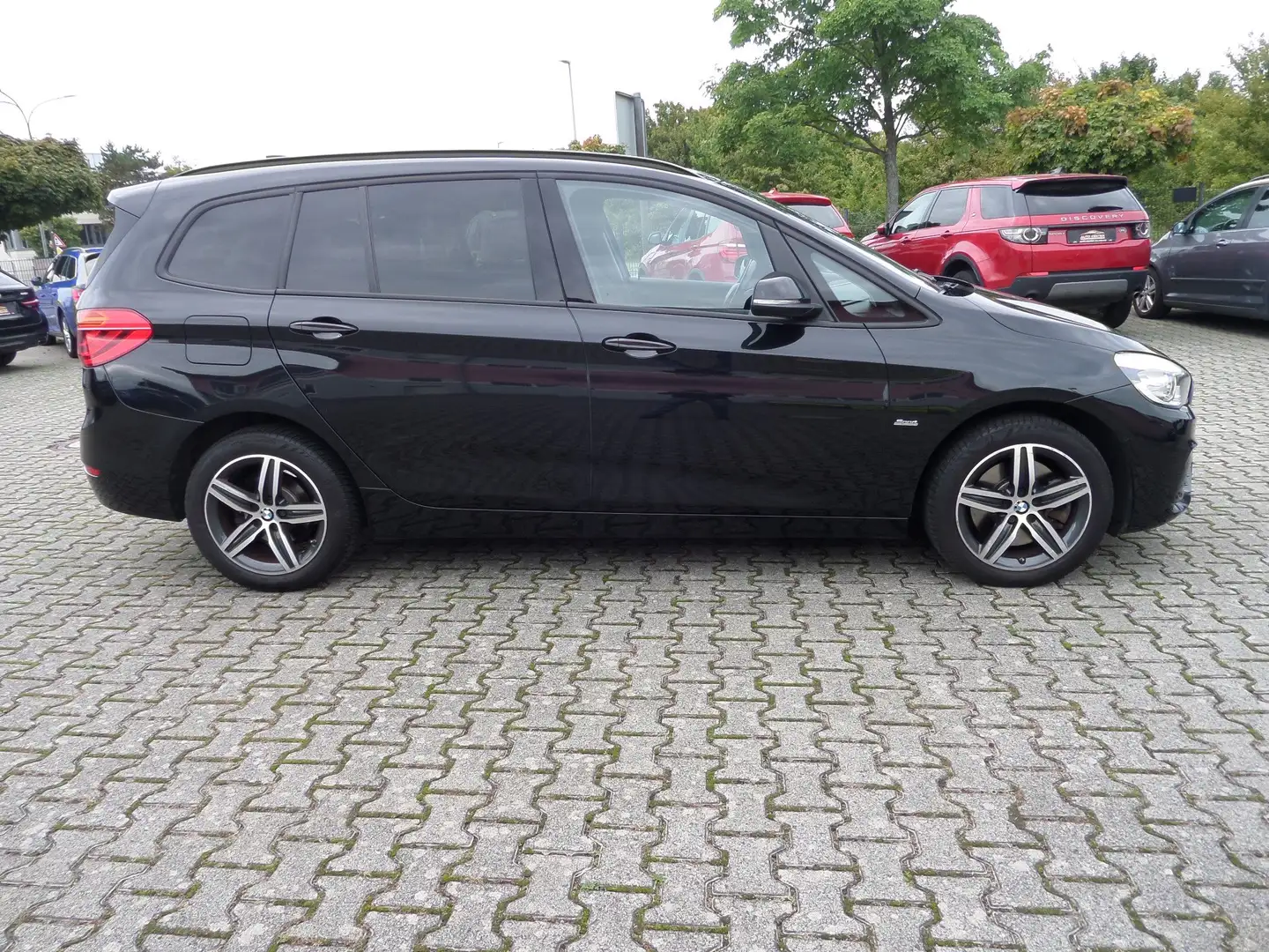 BMW 220 i GT Sport Line+1.H+Autom+7Sitz+Tempo+Cam+Navi+LED Schwarz - 1