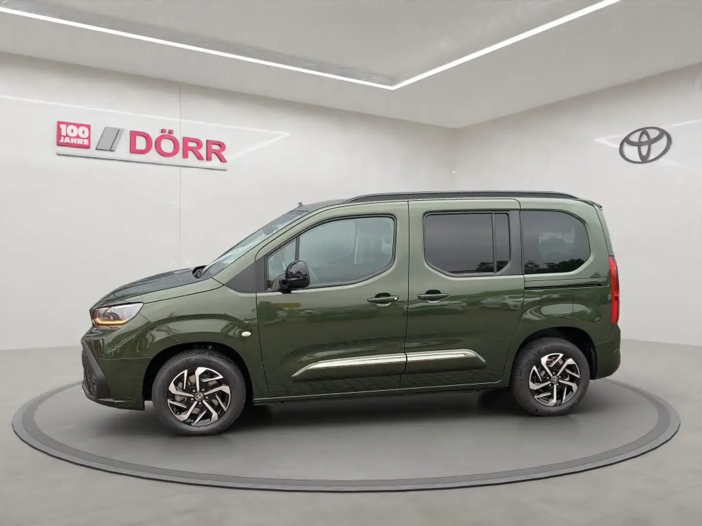 Toyota Proace City Verso 1.5 D-4D Aut Team Deutschland* Vert - 2