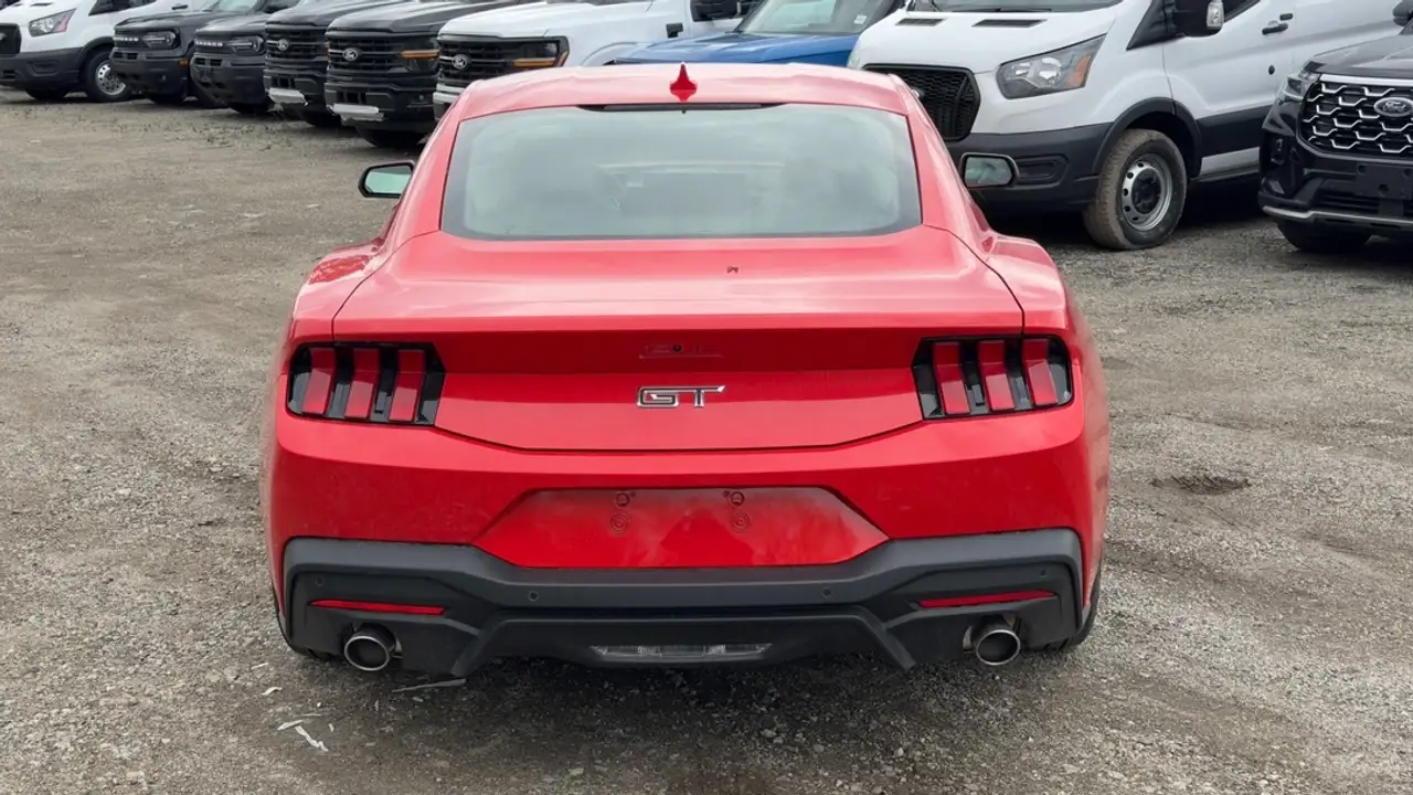 Ford Mustang снимка Ford Mustang