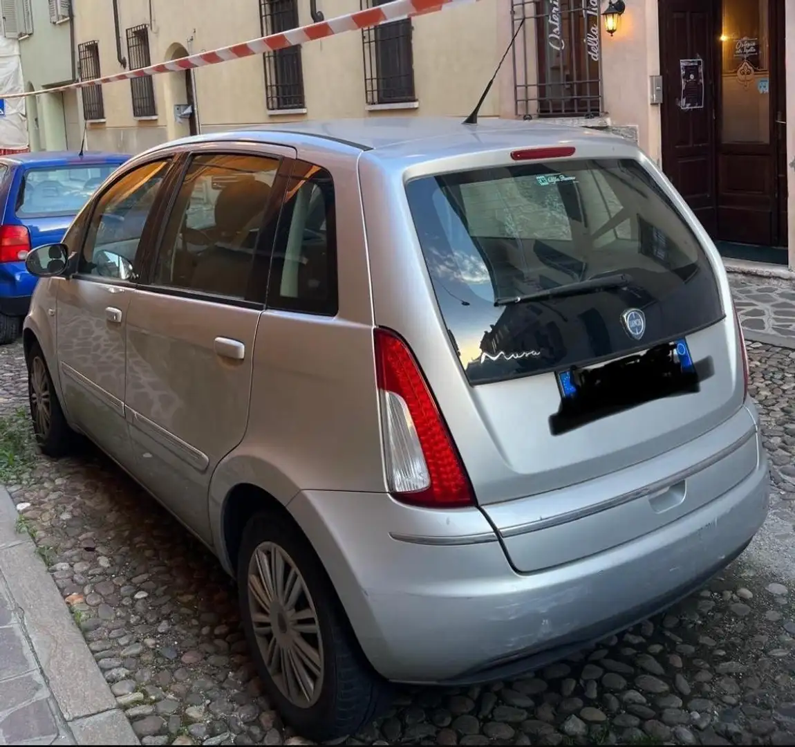Lancia MUSA 1.3 mjt Oro Plus 70cv Argintiu - 2