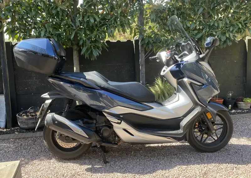 Honda Forza 300 - foto 4