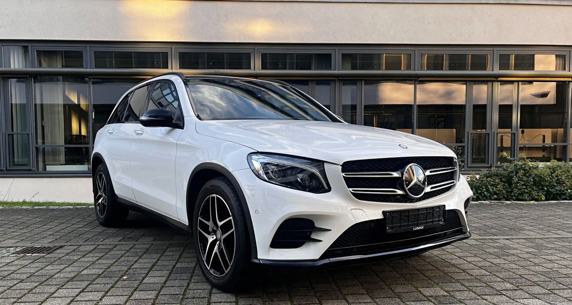 Mercedes-Benz GLC 250 d 4M*AMG Line*Standhzg*Pano*ACC*HUD*Key* Weiß - 1