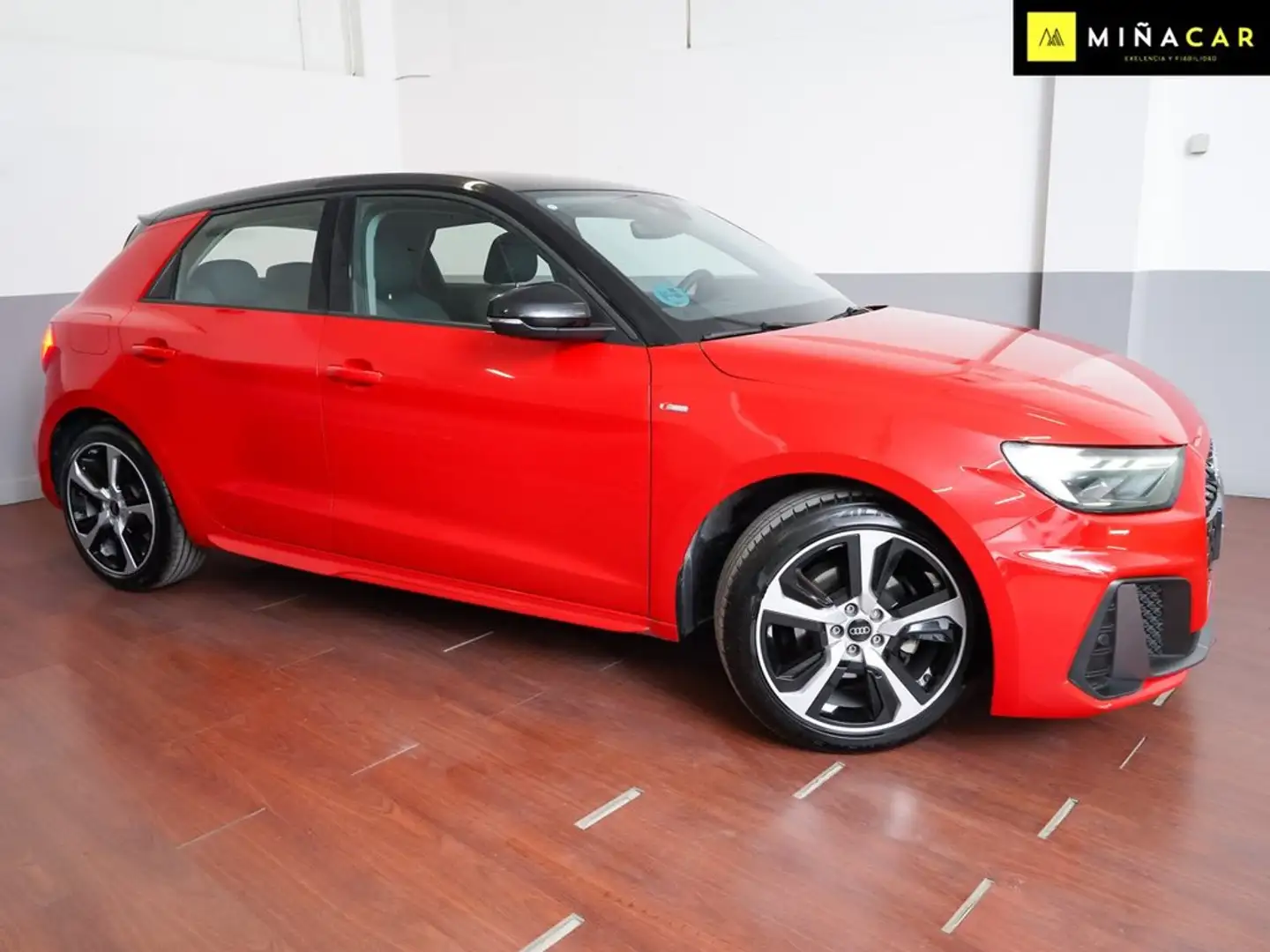 Audi A1 Sportback 30 TFSI Adrenalin S tronic Rojo - 2
