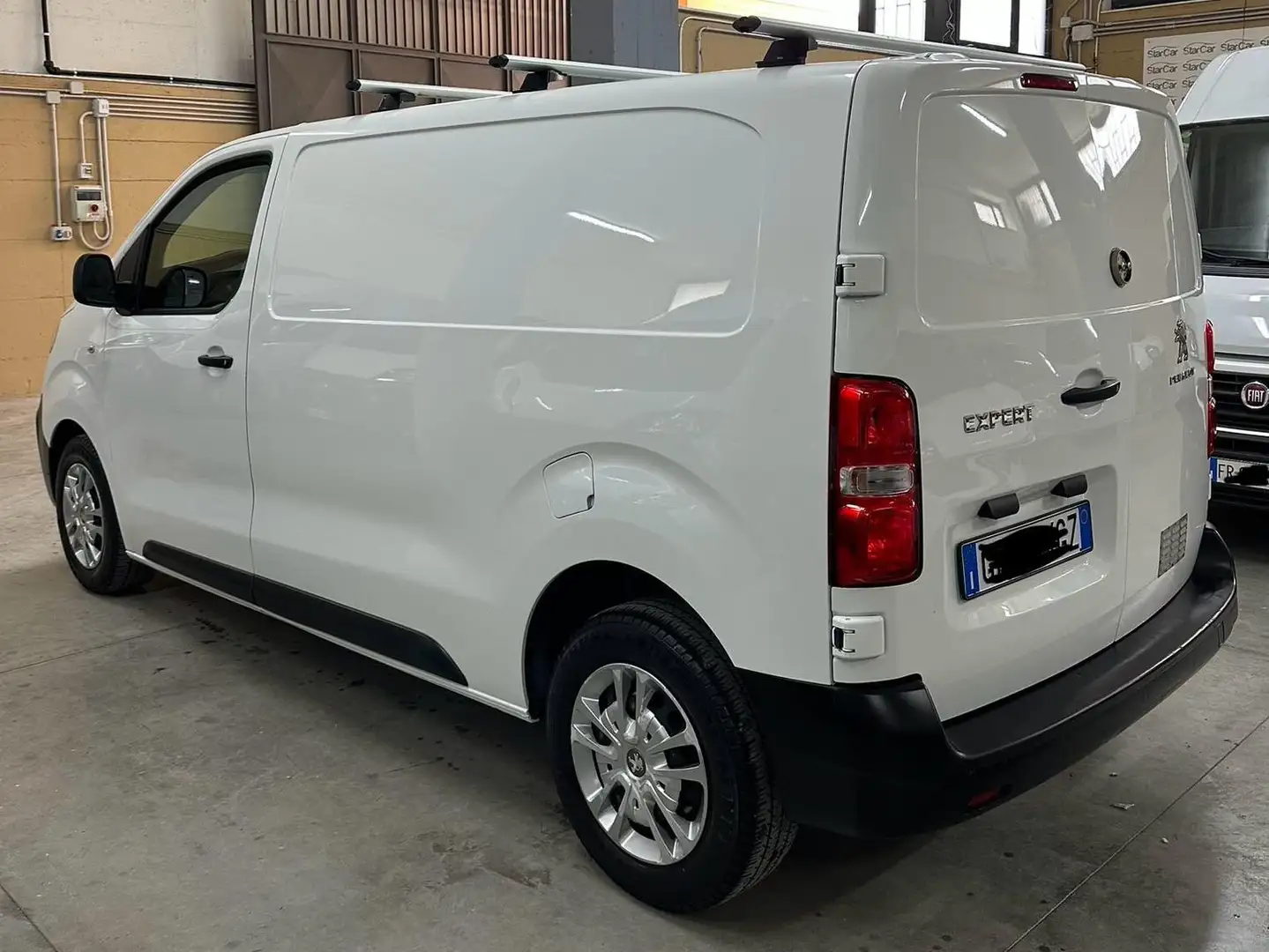 Peugeot Expert 2.0 120CV PREMIUM STANDARD Noir - 2