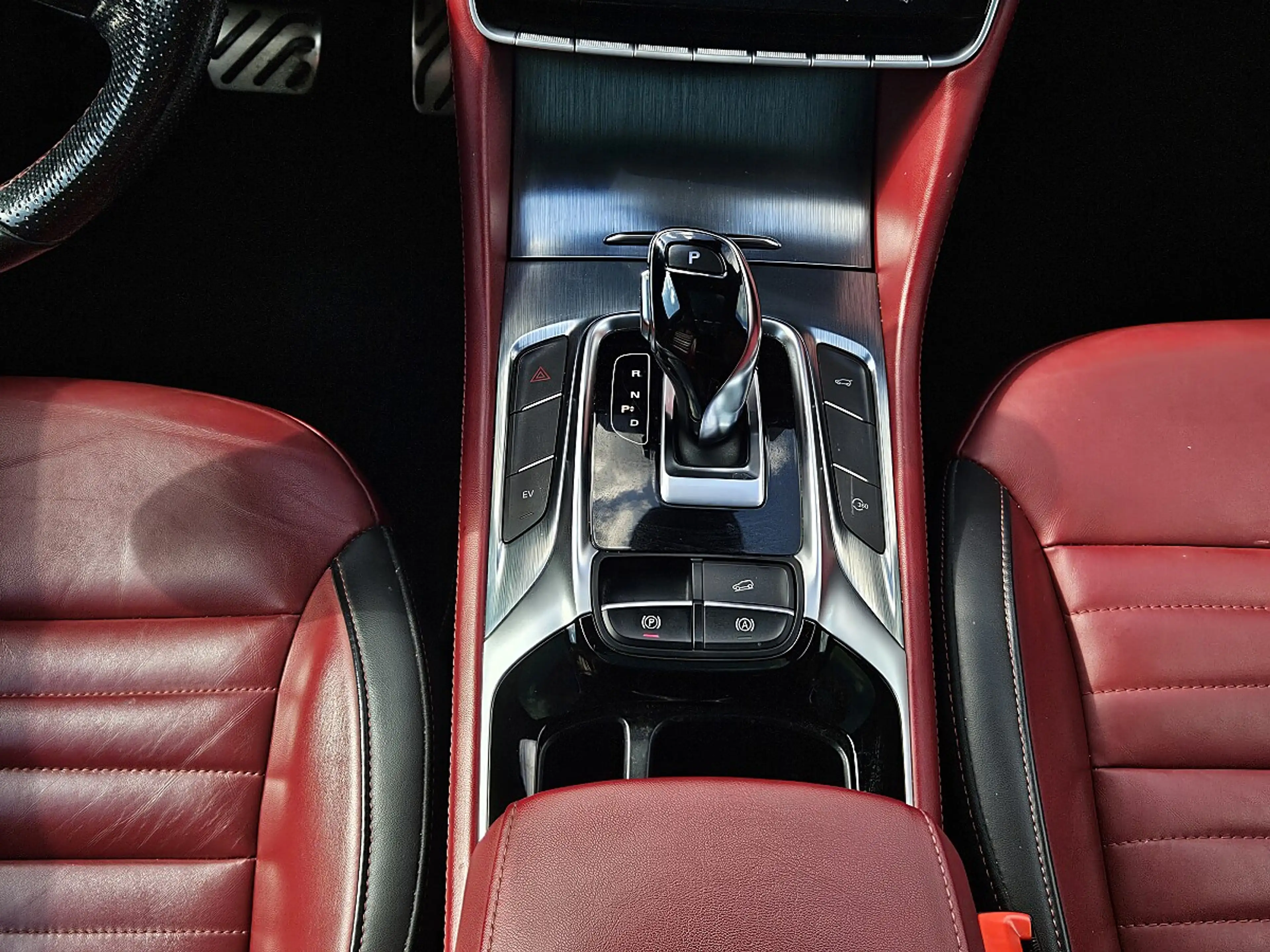 MG EHS 1,5T GDI PHEV Luxury Aut. — photo 11