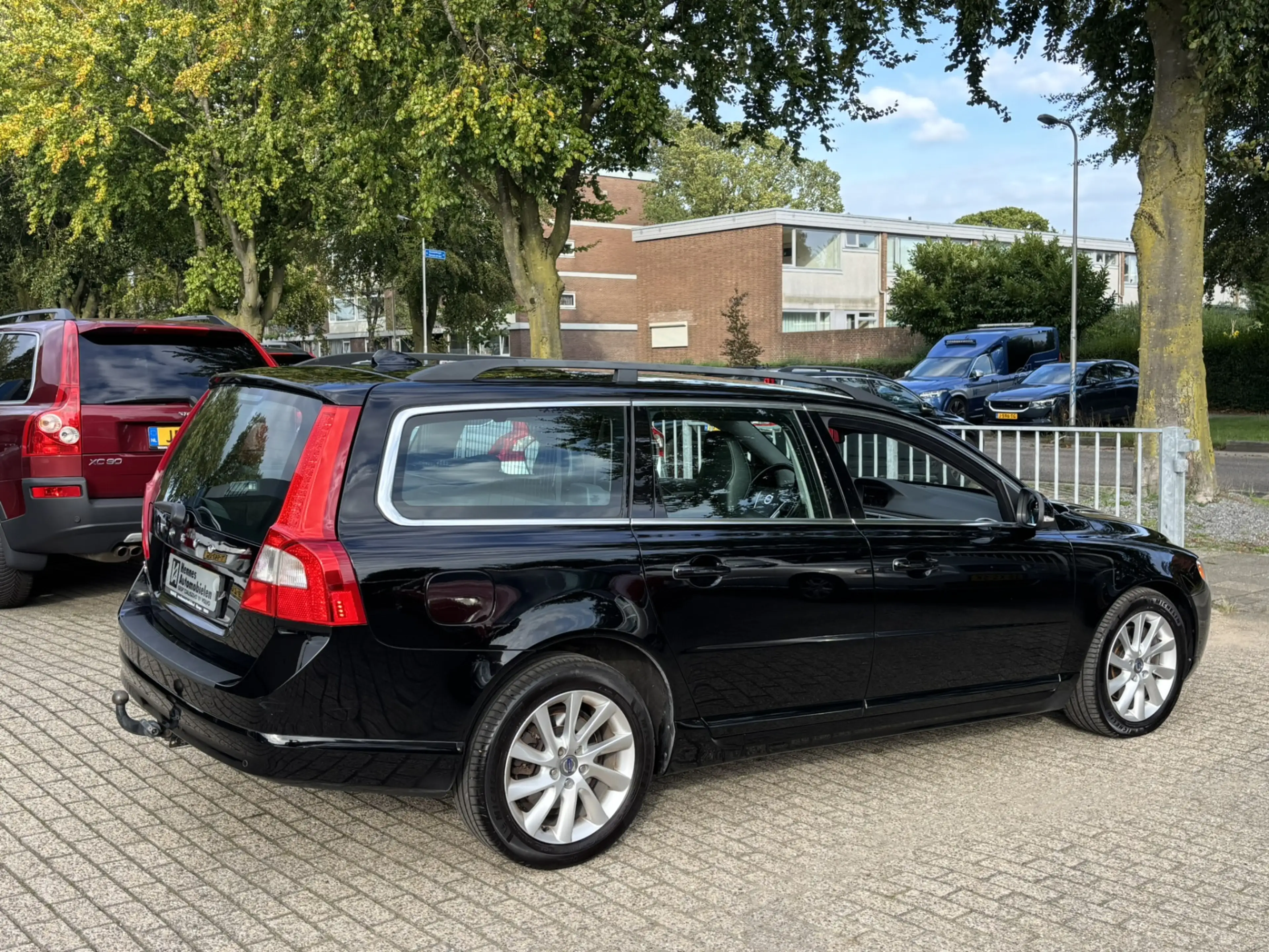 Volvo V70 2.5T 231pk Momentum Model 12 Xenon — photo 3