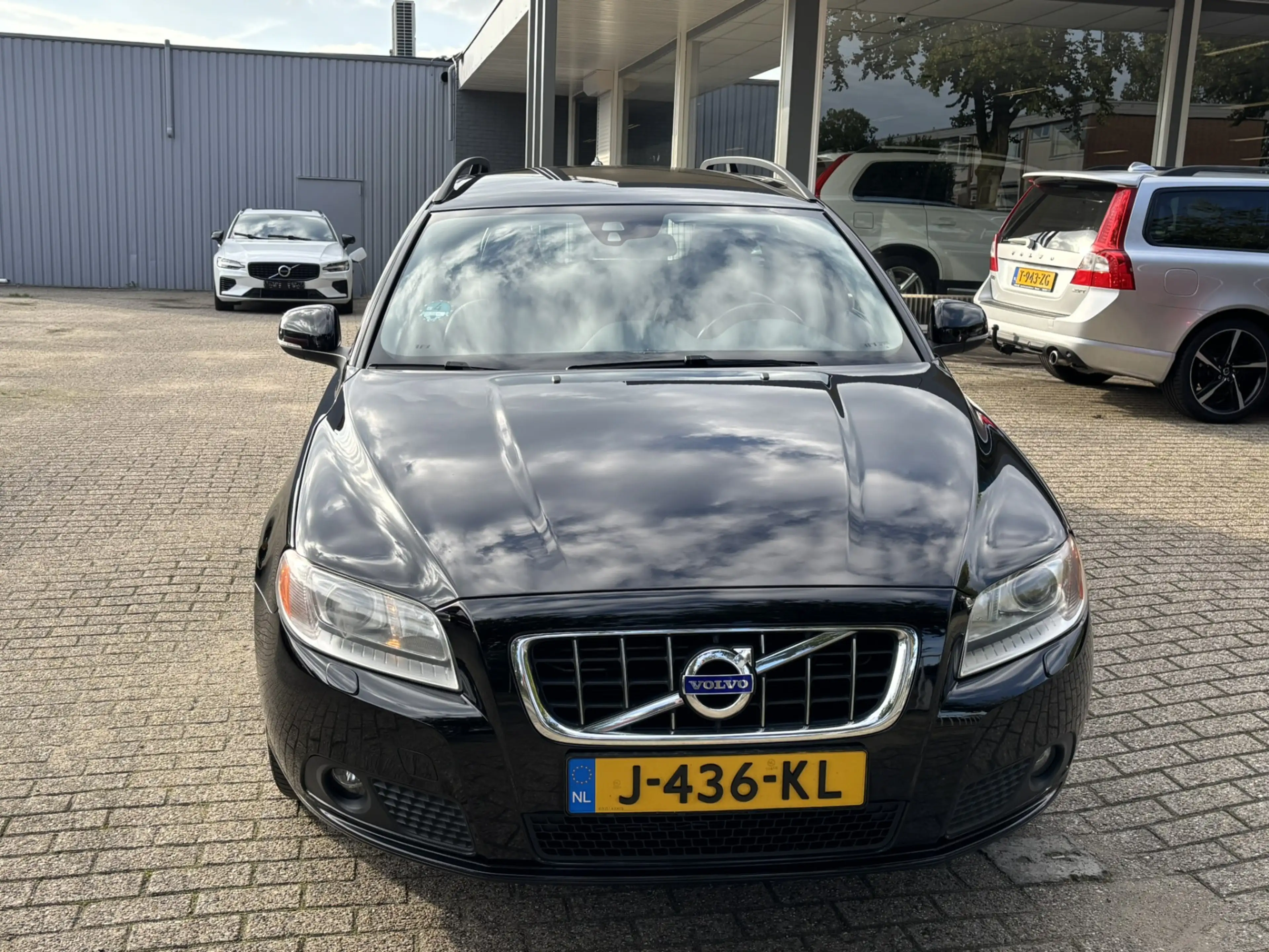 Volvo V70 2.5T 231pk Momentum Model 12 Xenon — photo 6