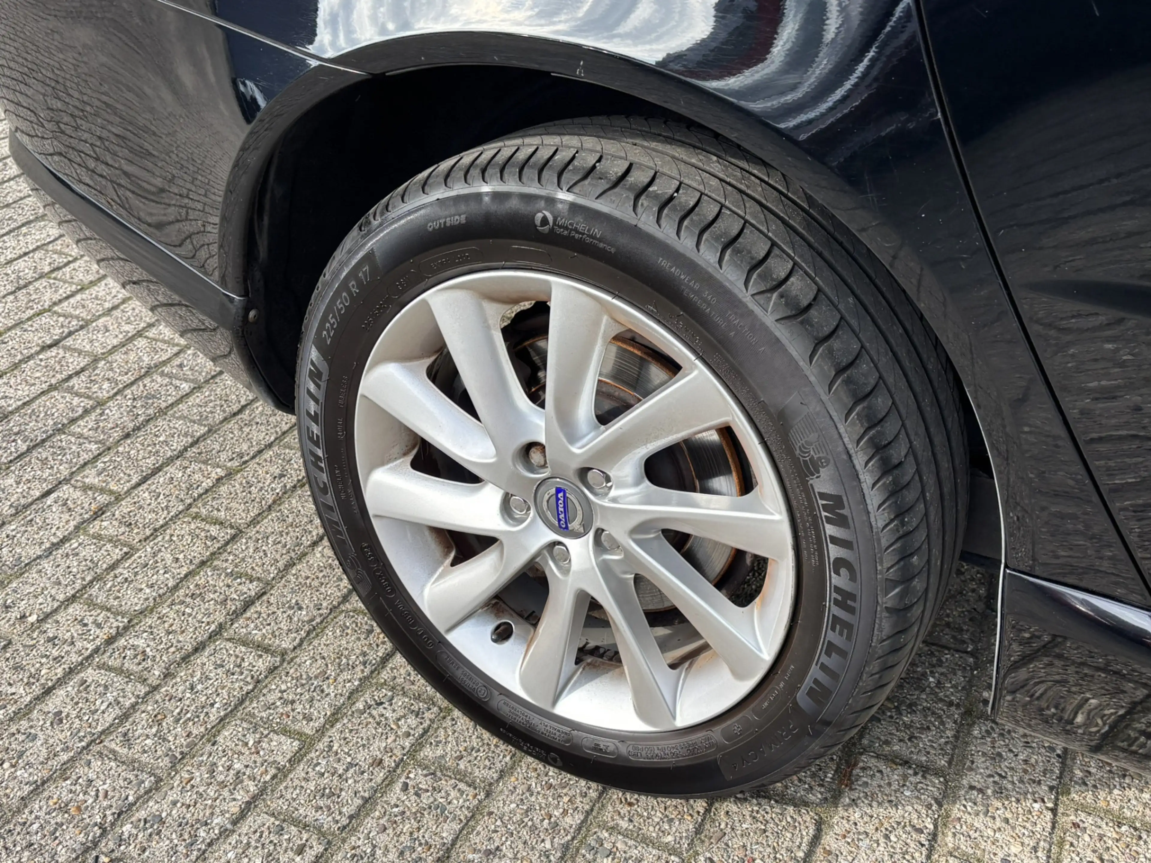 Volvo V70 2.5T 231pk Momentum Model 12 Xenon — photo 9