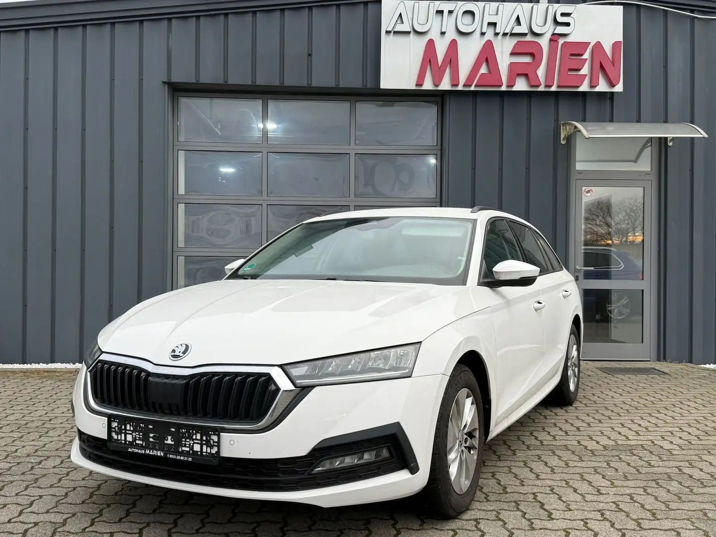 Skoda Octavia 2.0 TDI DSG*LED*NAVI*VIRTUAL Weiß - 1