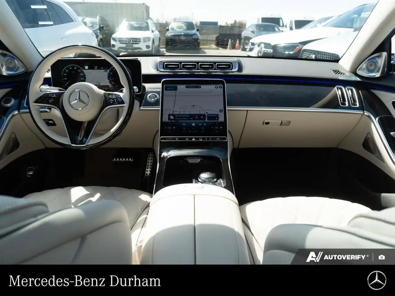 Mercedes-Benz S-Class снимка Mercedes-Benz S-Class